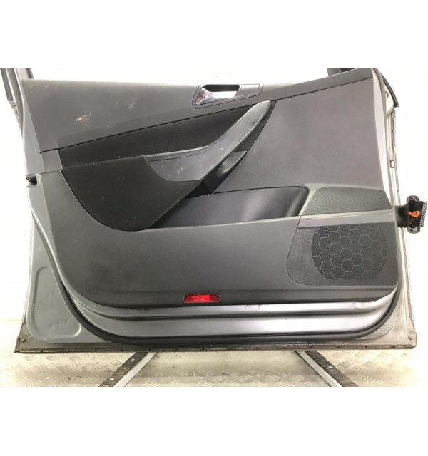 Дверь передняя левая бу для Volkswagen Passat B6 2.0 TDi,  2007 г.