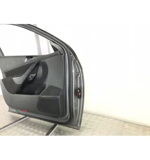 Дверь передняя левая бу для Volkswagen Passat B6 2.0 TDi,  2007 г.