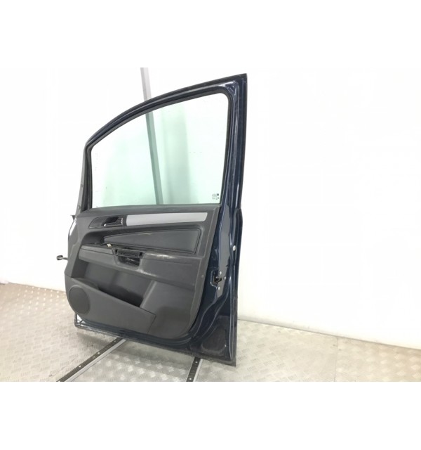 Дверь передняя правая бу для Opel Zafira B 1.7 CDTi,  2011 г.