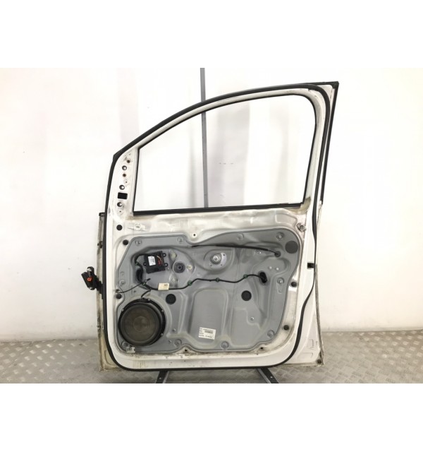 Дверь передняя правая бу для Volkswagen Caddy  2.0 SDi,  2006 г.