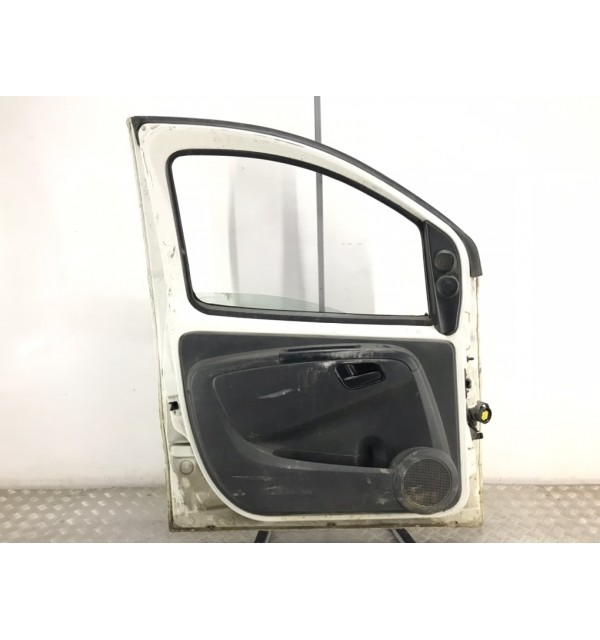 Дверь передняя левая бу для Peugeot Bipper  1.4 HDi,  2008 г.