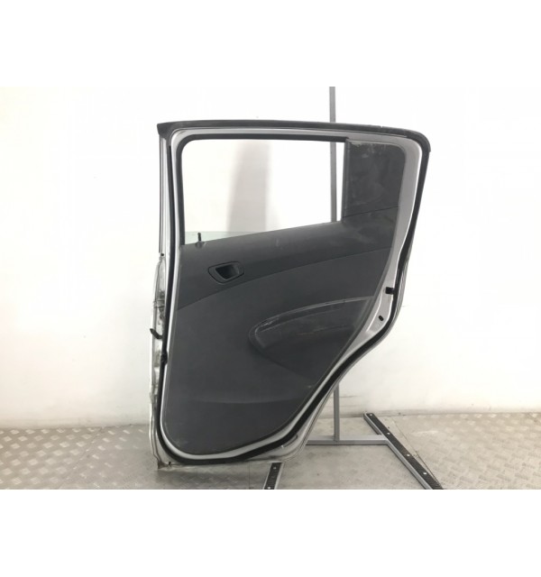 Дверь задняя правая бу для Chevrolet Spark  1.2 i,  2013 г.