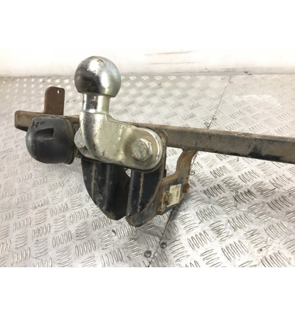 Прицепное устройство (фаркоп) бу для Peugeot 206  1.6 HDi,  2006 г.