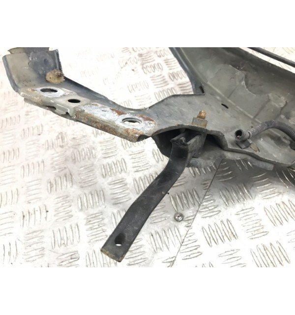 Панель передняя (телевизор) бу для Opel Zafira B 1.8 i,  2007 г.