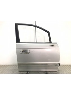 Дверь передняя правая бу для Hyundai Trajet 2.0 CRDi, 2005 г.