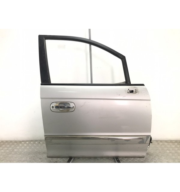 Дверь передняя правая бу для Hyundai Trajet  2.0 CRDi,  2005 г.