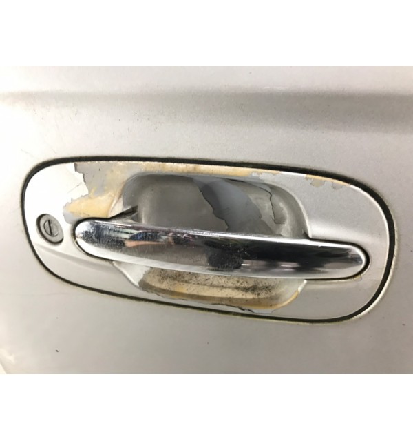 Дверь передняя правая бу для Hyundai Trajet  2.0 CRDi,  2005 г.