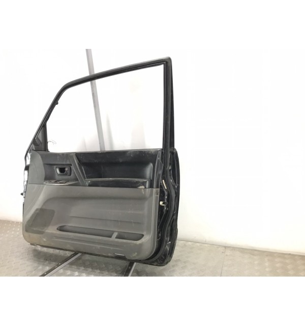 Дверь передняя правая бу для Mitsubishi Pajero 3 3.2 DiD,  2002 г.