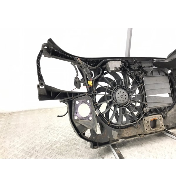 Панель передняя (телевизор) бу для Audi A4 B7 2.0 i,  2006 г.