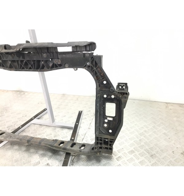 Панель передняя (телевизор) бу для Kia Rio 3 1.2 i,  2013 г.