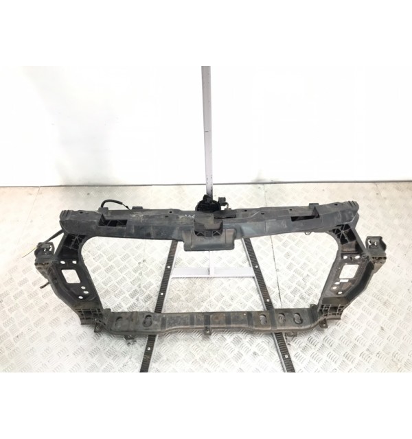 Панель передняя (телевизор) бу для Kia Rio 3 1.2 i,  2013 г.