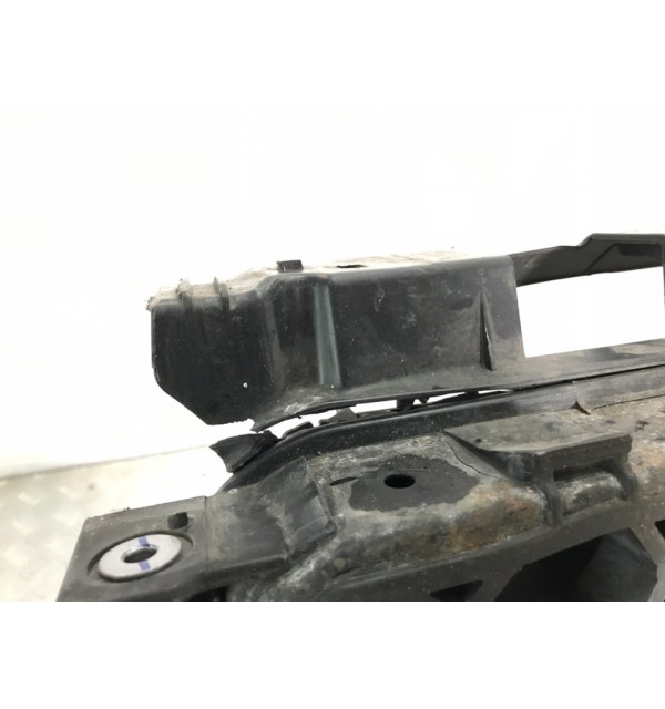 Панель передняя (телевизор) бу для Kia Rio 3 1.2 i,  2013 г.