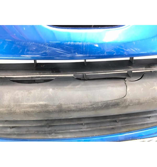 Бампер передний бу для Peugeot 207  1.4 i,  2006 г.