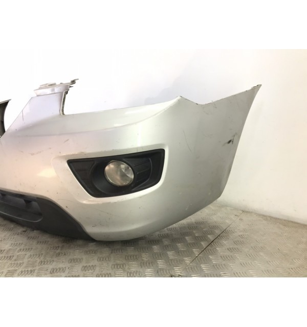 Бампер передний бу для Kia Carens 2 2.0 CRDi,  2009 г.
