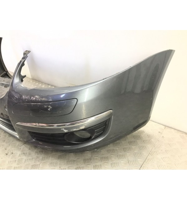 Бампер передний бу для Volkswagen Jetta  2.0 TDi,  2008 г.