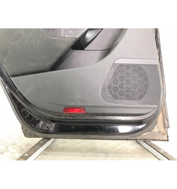 Дверь задняя левая бу для Volkswagen Passat B6 2.0 TDi,  2007 г.