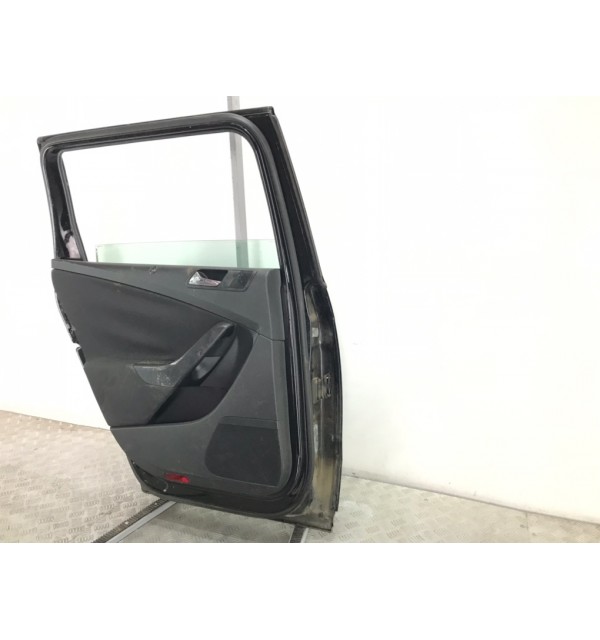 Дверь задняя левая бу для Volkswagen Passat B6 2.0 TDi,  2007 г.