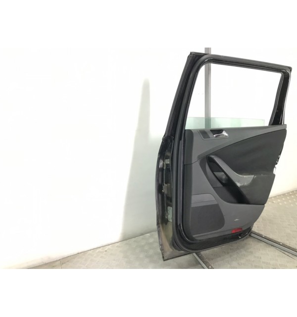 Дверь задняя правая бу для Volkswagen Passat B6 2.0 TDi,  2007 г.