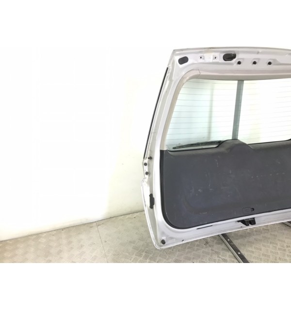 Крышка багажника бу для Kia Carens 2 2.0 CRDi,  2009 г.