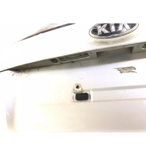 Крышка багажника бу для Kia Carens 2 2.0 CRDi,  2009 г.