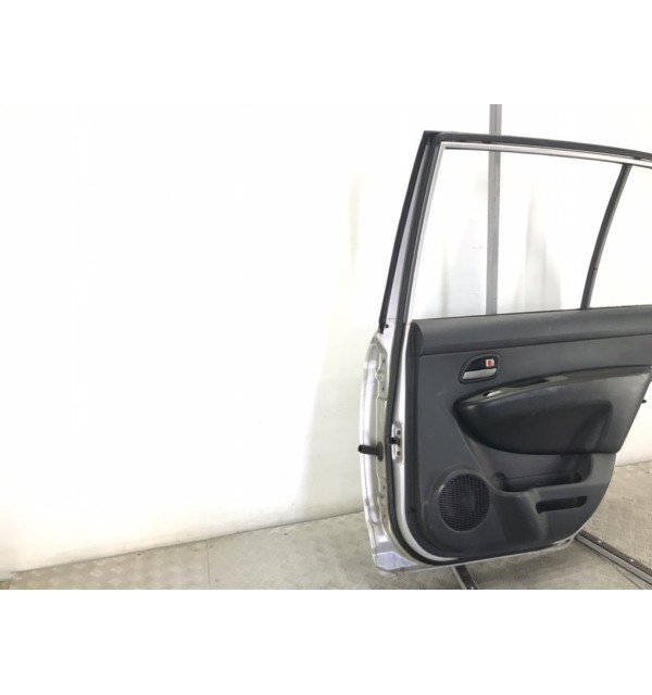 Дверь задняя правая бу для Kia Carens 2 2.0 CRDi,  2009 г.