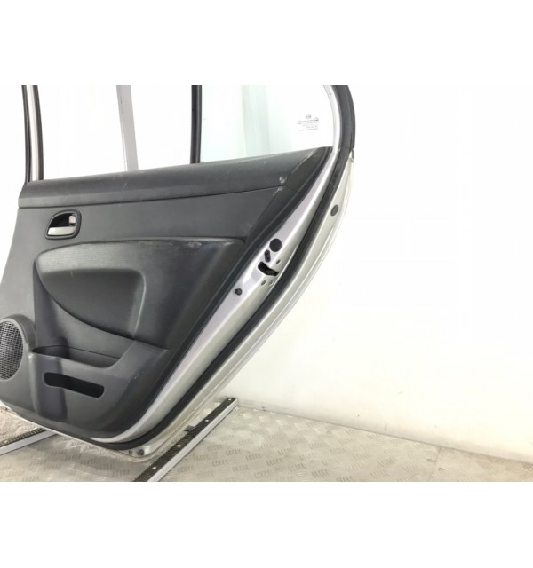 Дверь задняя правая бу для Kia Carens 2 2.0 CRDi,  2009 г.