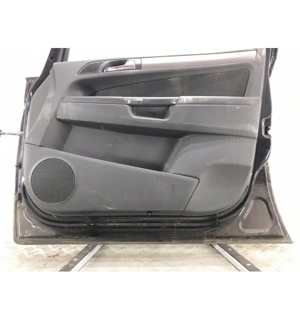 Дверь передняя правая бу для Opel Zafira B 1.8 i,  2006 г.