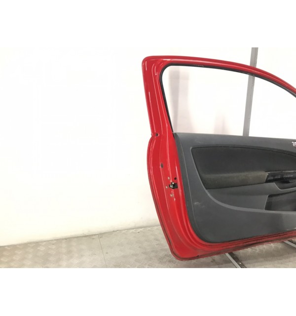 Дверь передняя левая бу для Opel Corsa D 1.2 i,  2013 г.