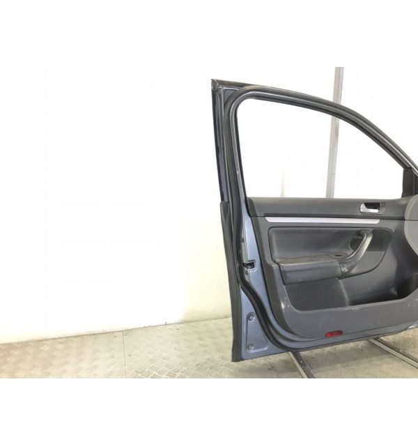 Дверь передняя левая бу для Volkswagen Jetta  2.0 TDi,  2008 г.