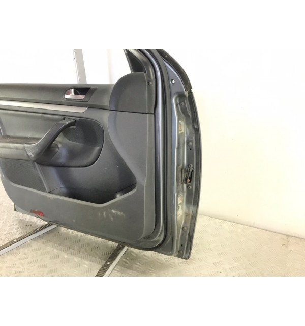Дверь передняя левая бу для Volkswagen Jetta  2.0 TDi,  2008 г.