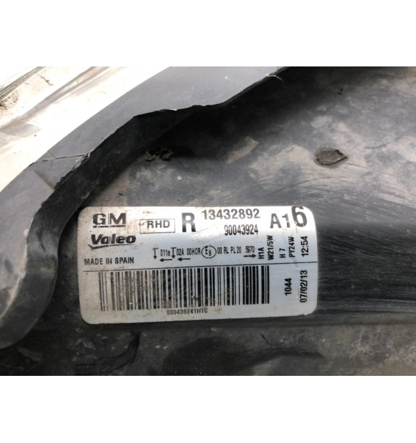 Фара правая бу для Opel Corsa D 1.2 i,  2013 г.