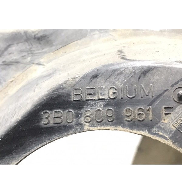 Защита арок передняя левая (подкрылок) бу для Volkswagen Passat B5 2.0 i,  2002 г.