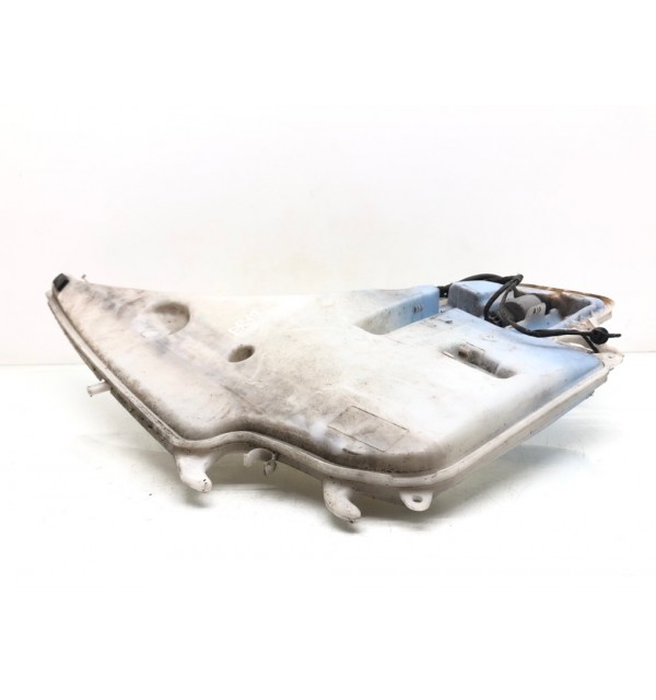 Бачок омывателя бу для BMW 3 E90/E91/E92/E93 2.0 i,  2006 г.