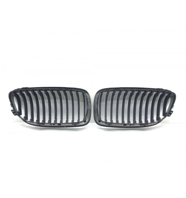 Решетка радиатора бу для BMW 3 E90/E91/E92/E93 2.0 i,  2010 г.