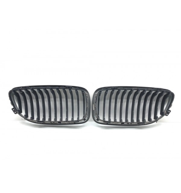 Решетка радиатора бу для BMW 3 E90/E91/E92/E93 2.0 i,  2009 г.
