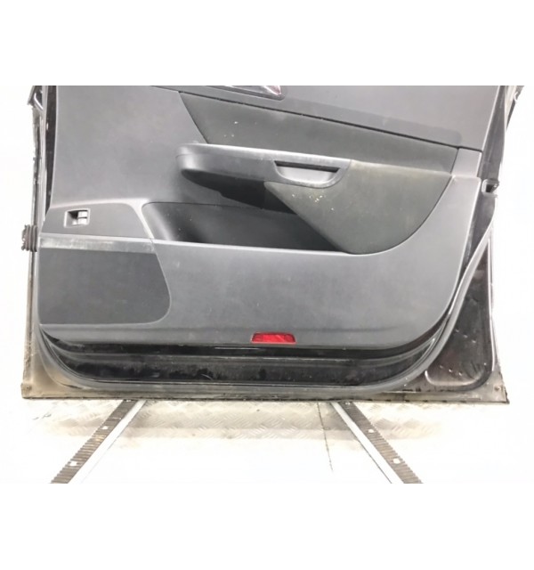 Дверь передняя правая бу для Volkswagen Passat B6 2.0 TDi,  2007 г.