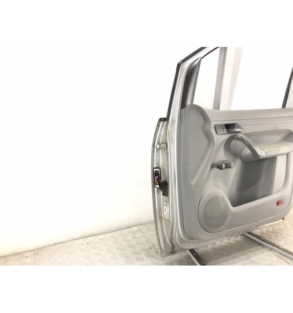 Дверь передняя правая бу для Volkswagen Caddy  2.0 SDi,  2008 г.