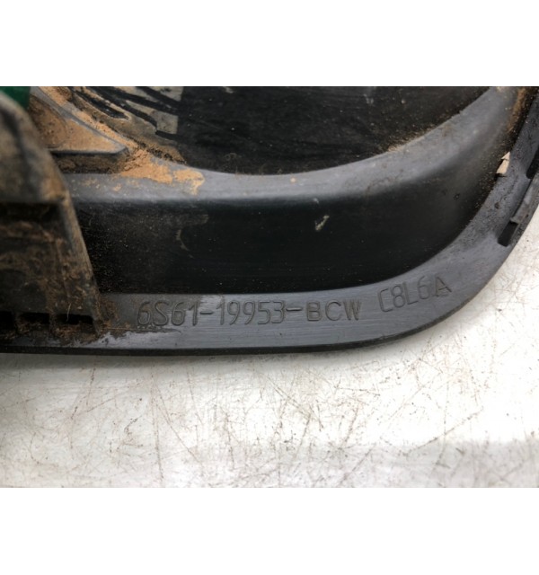 Заглушка (решетка) в бампер передний бу для Ford Fiesta 5 1.3 i,  2007 г.