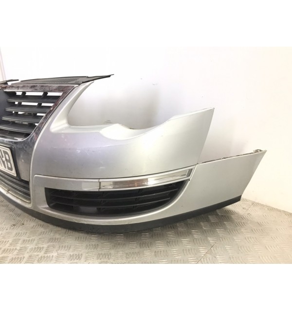 Бампер передний бу для Volkswagen Passat B6 2.0 TDi,  2006 г.