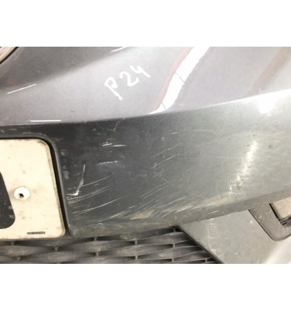 Бампер передний бу для Seat Ibiza  1.4 i,  2012 г.
