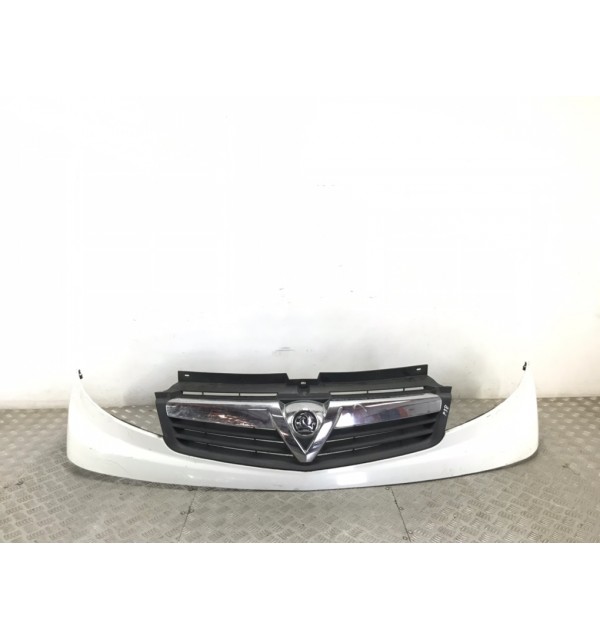 Решетка радиатора бу для Opel Vivaro  2.0 CDTi,  2014 г.