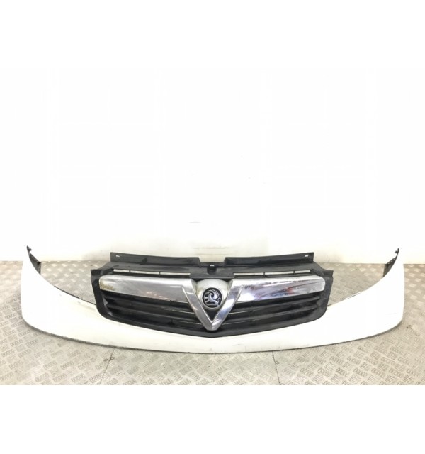 Решетка радиатора бу для Renault Trafic  2.0 DCi,  2011 г.