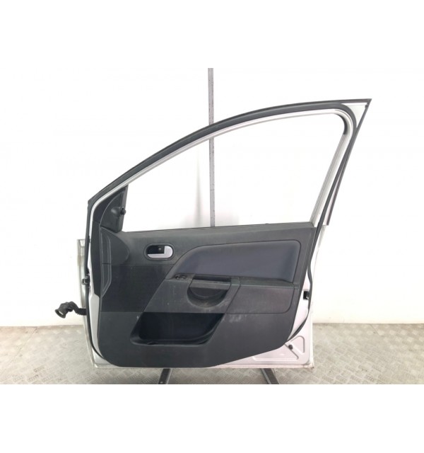 Дверь передняя правая бу для Ford Fiesta 5 1.4 i,  2006 г.