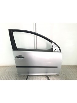 Дверь передняя правая бу для Volkswagen Golf 5 1.4 i, 2007 г.