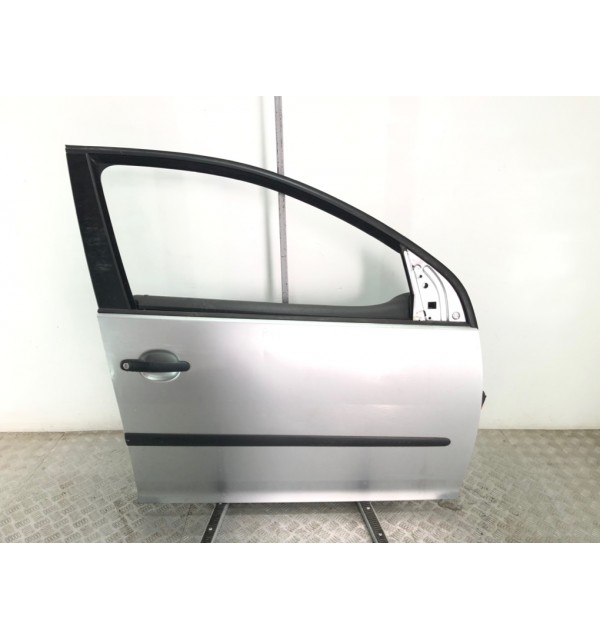 Дверь передняя правая бу для Volkswagen Golf 5 1.4 i,  2007 г.