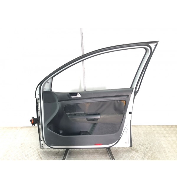 Дверь передняя правая бу для Volkswagen Golf 5 1.4 i,  2007 г.