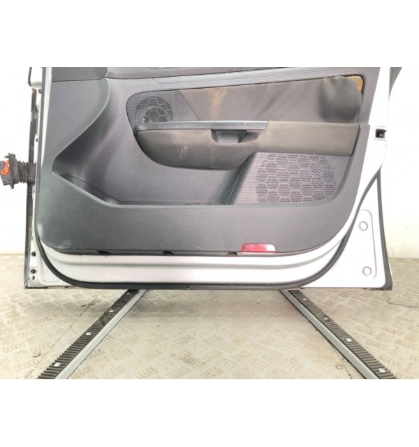 Дверь передняя правая бу для Volkswagen Golf 5 1.4 i,  2007 г.