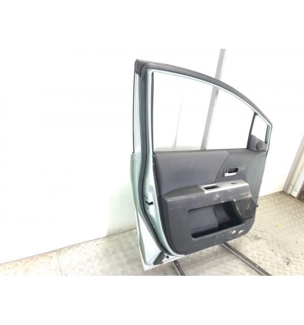 Дверь передняя левая бу для Mazda 5   2.0 i,  2006 г.
