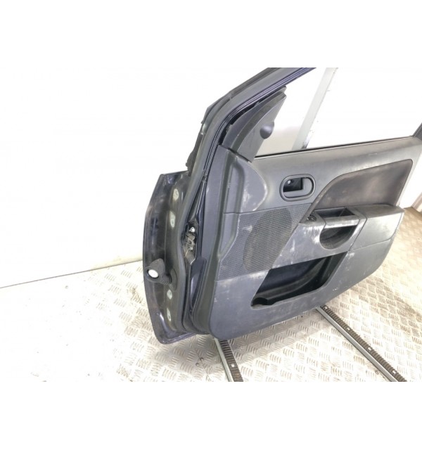 Дверь передняя правая бу для Ford Fiesta 5 1.3 i,  2008 г.