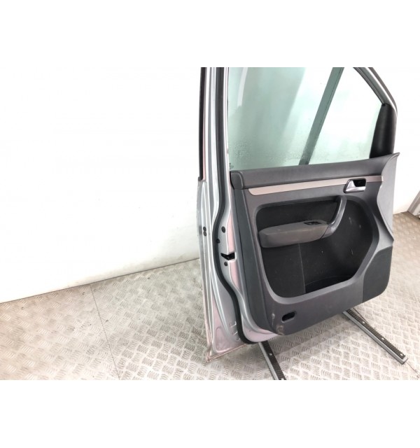 Дверь передняя левая бу для Volkswagen Touran  1.9 TDi,  2007 г.